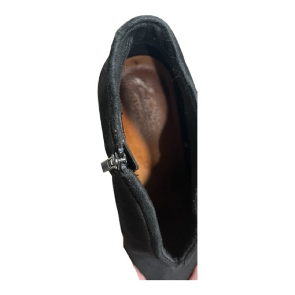 Clarks Black Suede Leather Ankle Boots 11M | Comfort Heels Classic Style - Picture 4 of 5